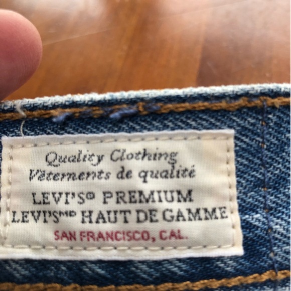 Levi's Classic Blue Jeans straight leg/ 26 by 28, red tab 501 skinny, like new - Picture 8 of 13